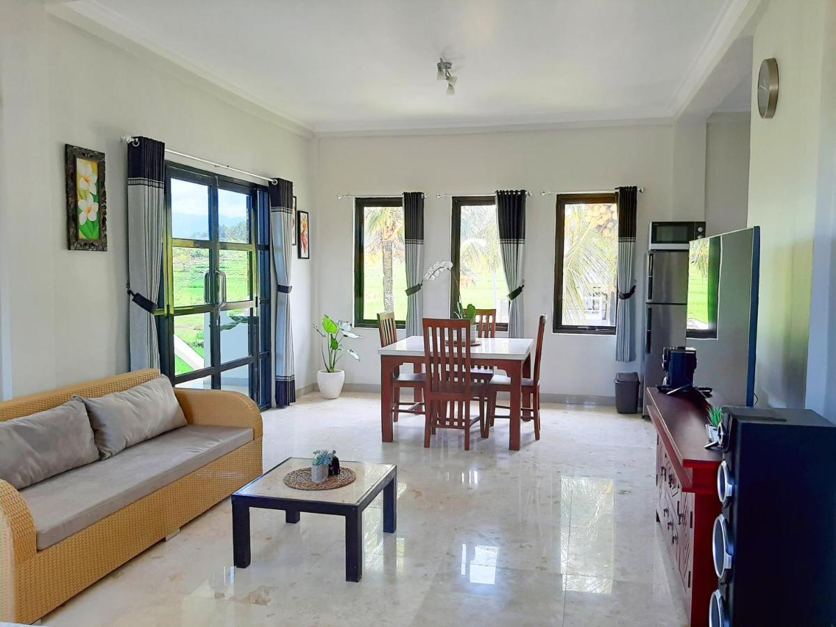 Medewi Manor Aparthotel Airsatang Exterior photo